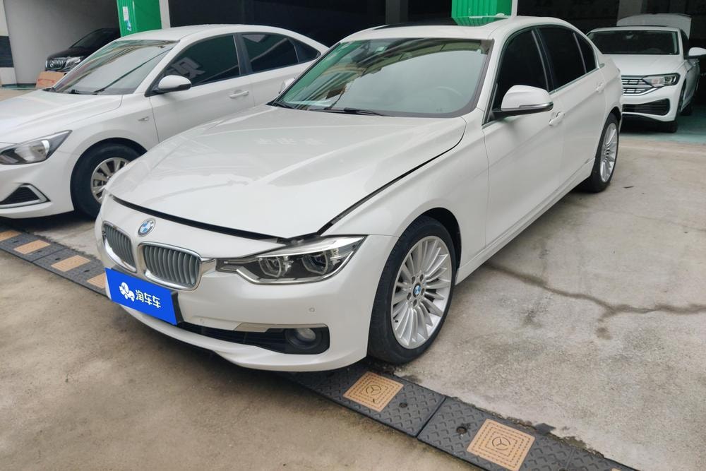 BMW 3-Series 2018 — фото автомобиля 1