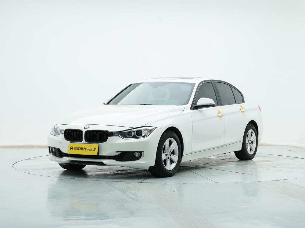 BMW 3-Series 2015 — фото автомобиля 1