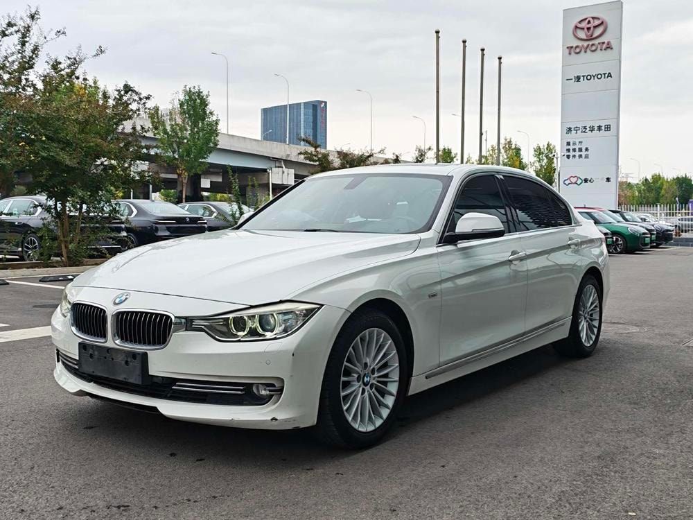 BMW 3-Series 2013 — фото автомобиля 1