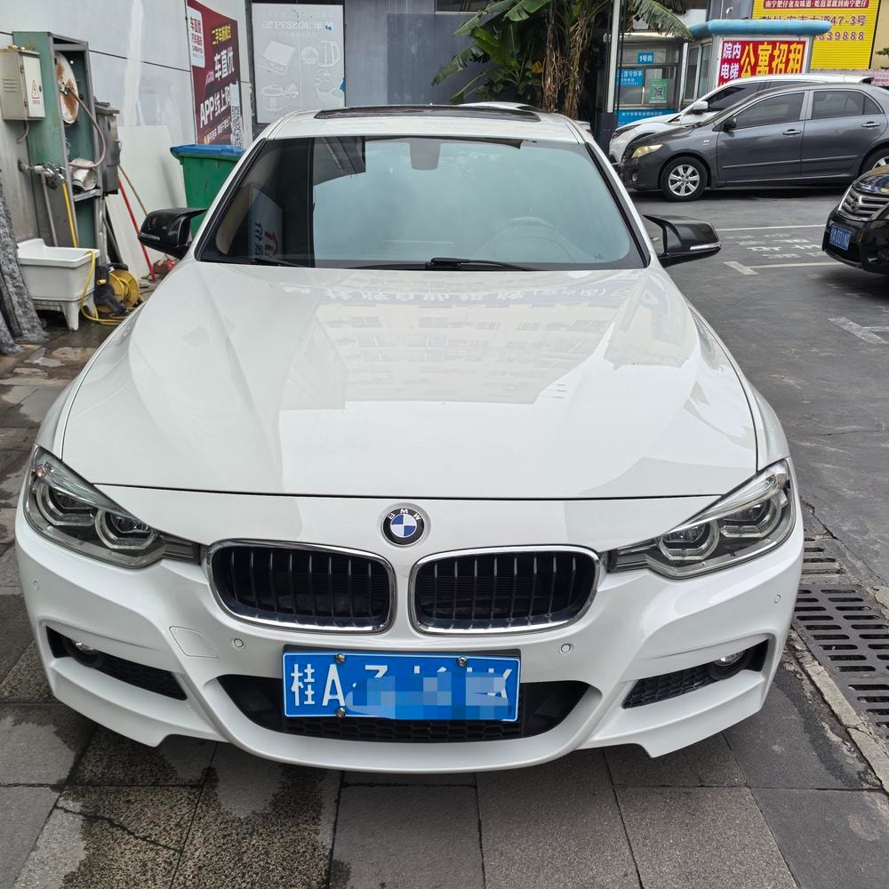 BMW 3-Series 2018 — фото автомобиля 1
