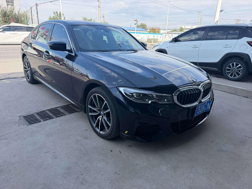 BMW 3-Series 2022 — фото автомобиля 1
