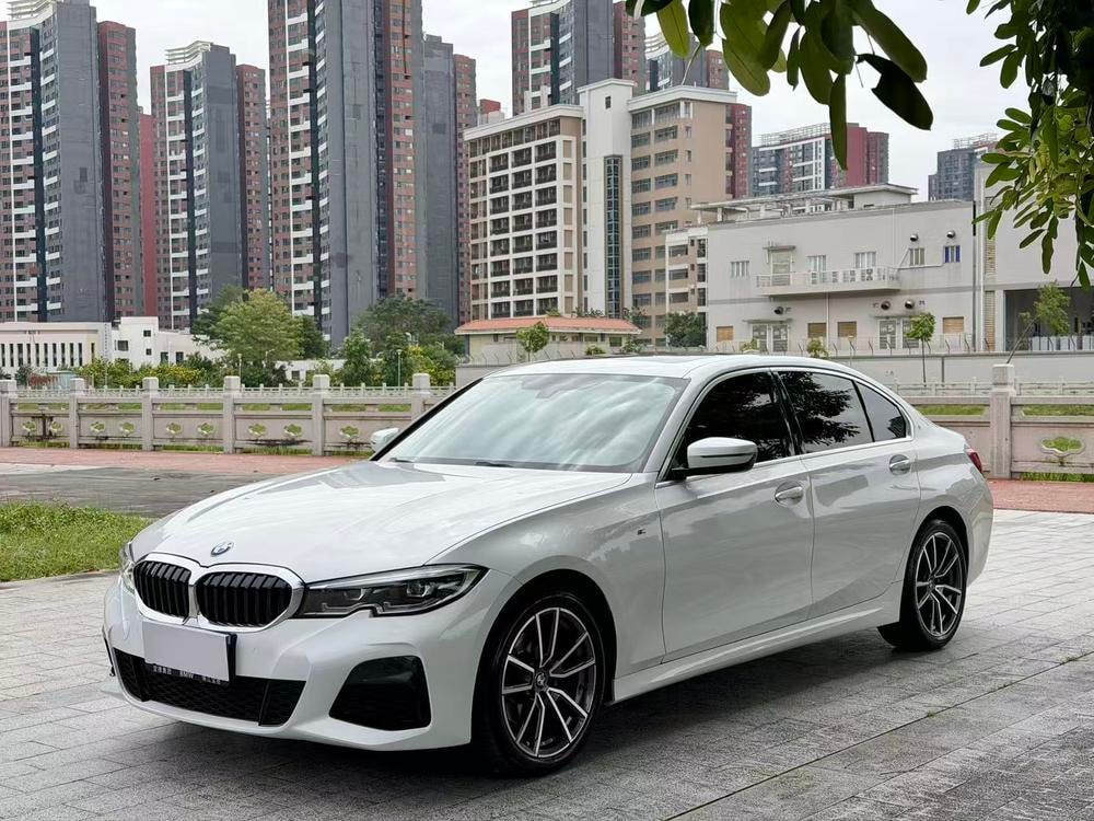 BMW 3-Series 2021 — фото автомобиля