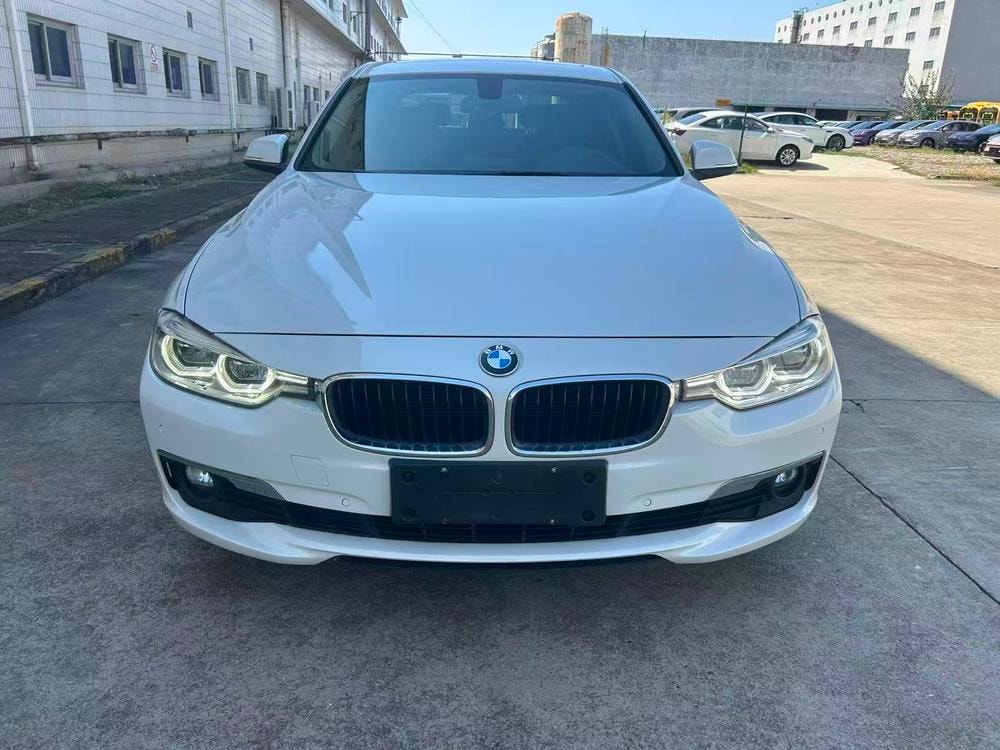 BMW 3-Series 2016 — фото автомобиля