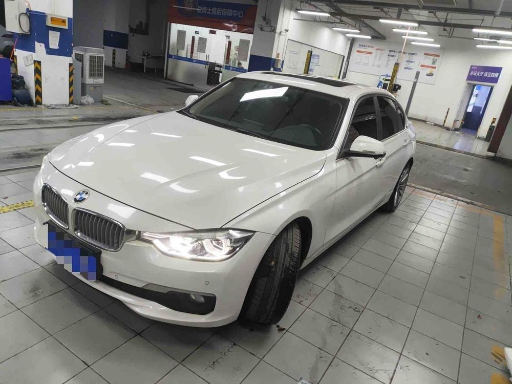 BMW 3-Series 2019 — фото автомобиля 1