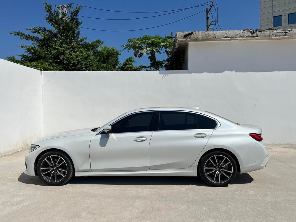BMW 3-Series 2021 — фото автомобиля 1