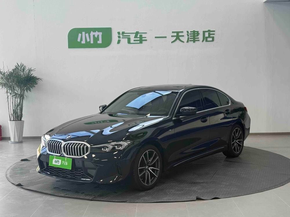BMW 3-Series 2023 — фото автомобиля