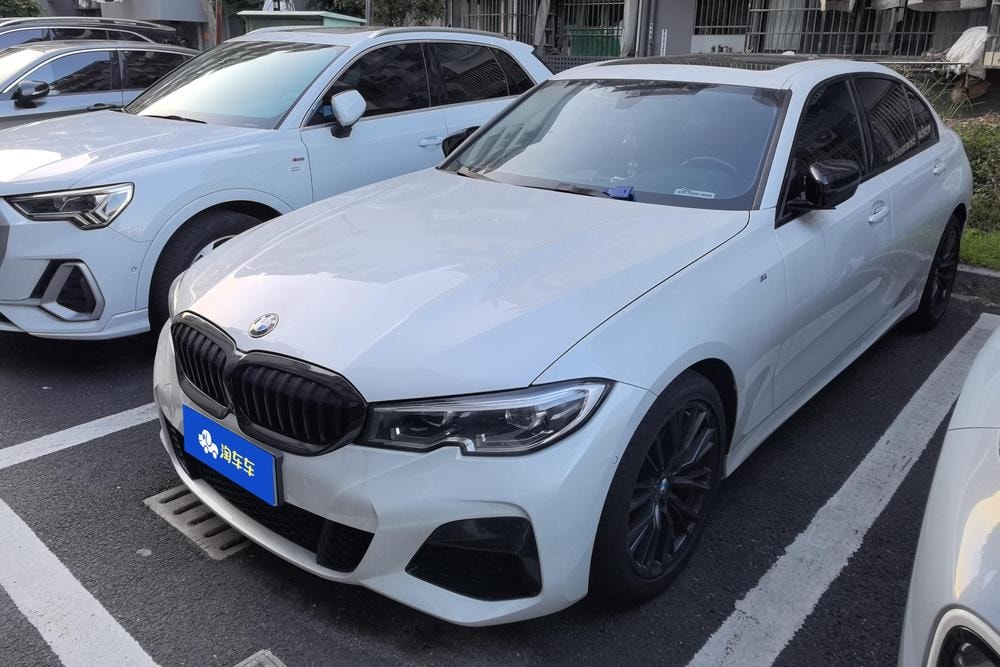 BMW 3-Series 2020 — фото автомобиля 1