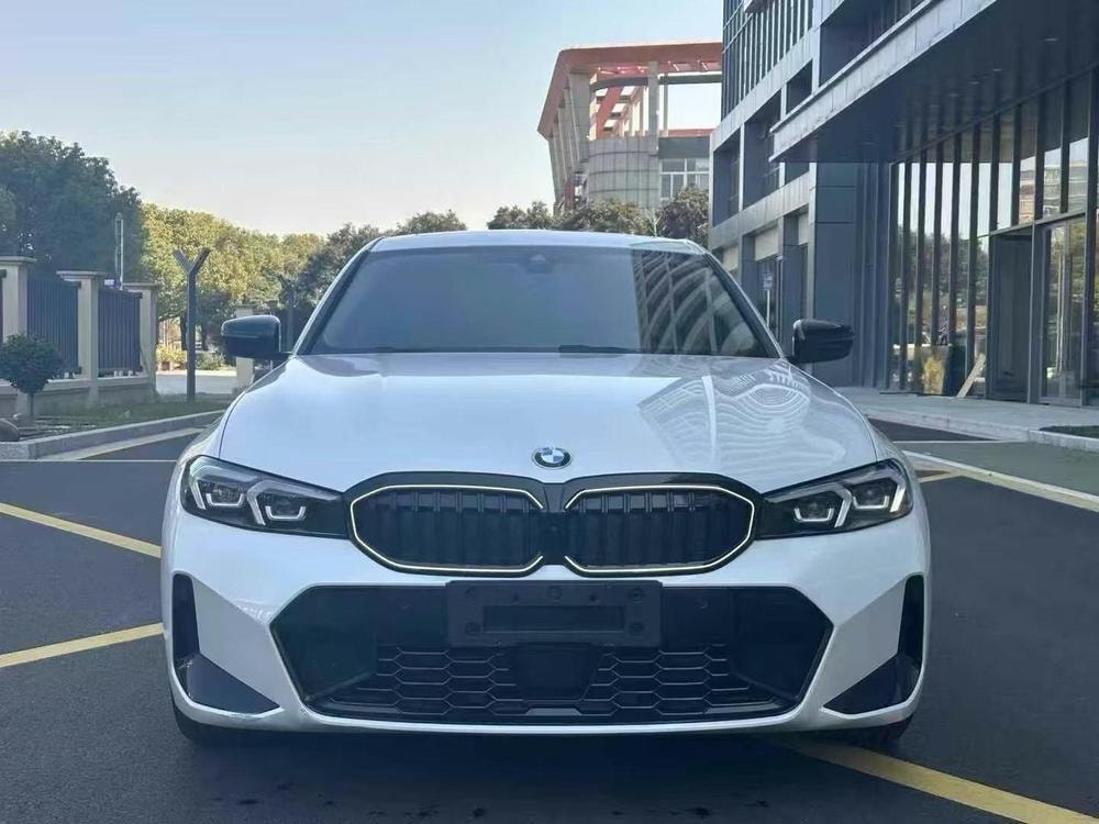 BMW 3-Series 2025 — фото автомобиля 1