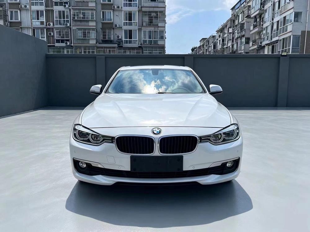 BMW 3-Series 2017 — фото автомобиля