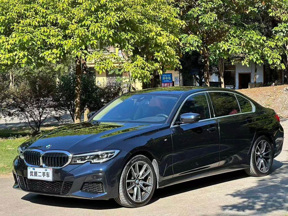 BMW 3-Series 2022 — фото автомобиля