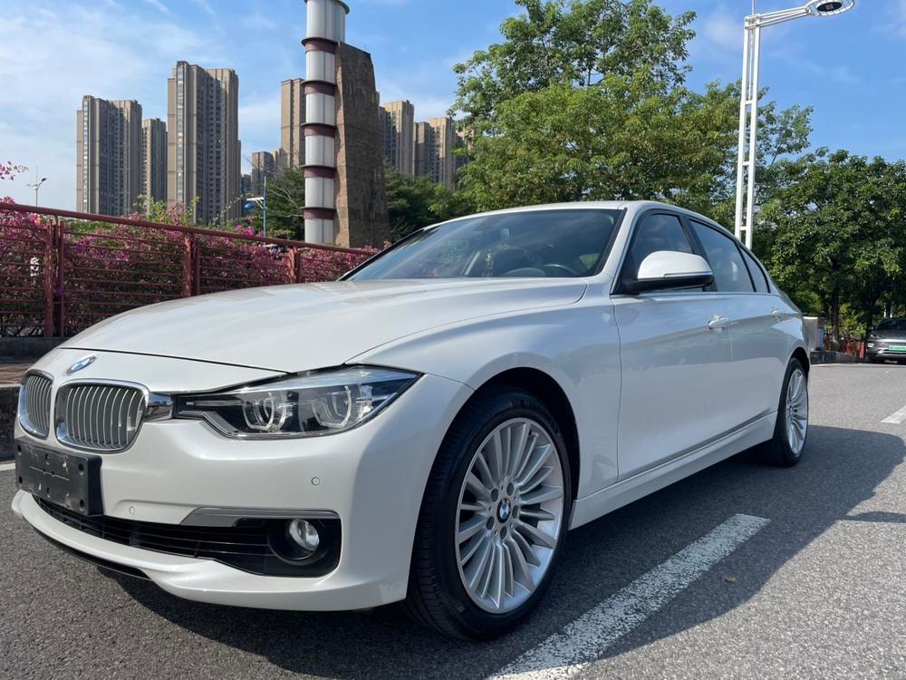 BMW 3-Series 2018 — фото автомобиля 1