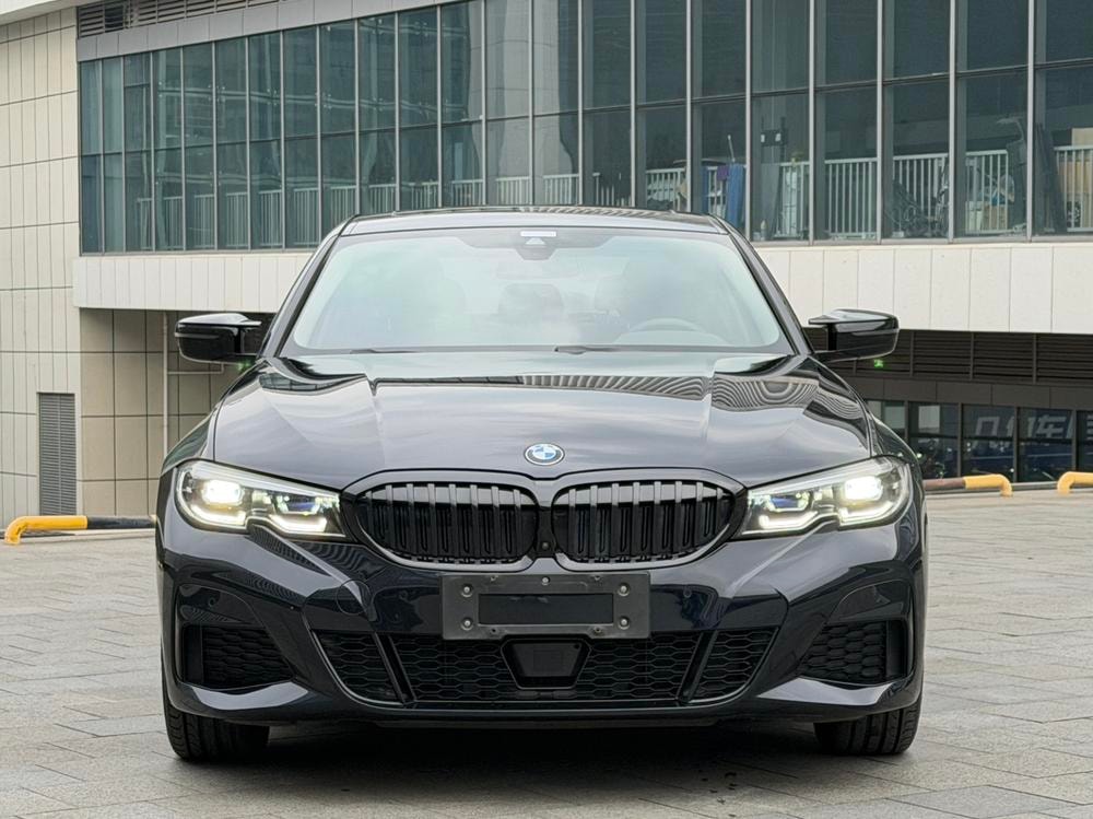 BMW 3-Series 2021 — фото автомобиля 1