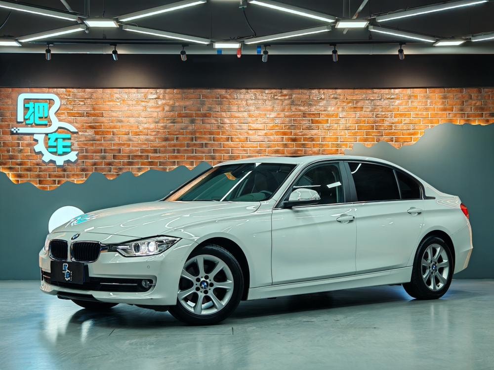 BMW 3-Series 2015 — фото автомобиля 1