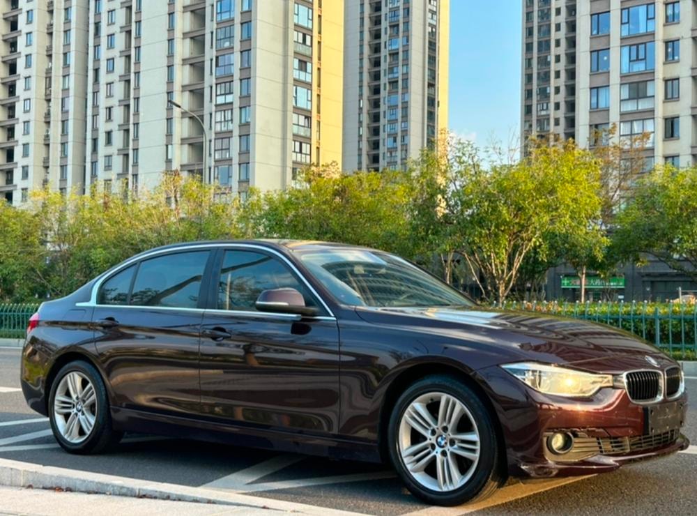 BMW 3-Series 2016 — фото автомобиля