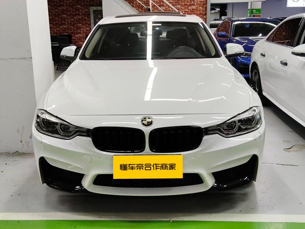 BMW 3-Series 2018 — фото автомобиля 1
