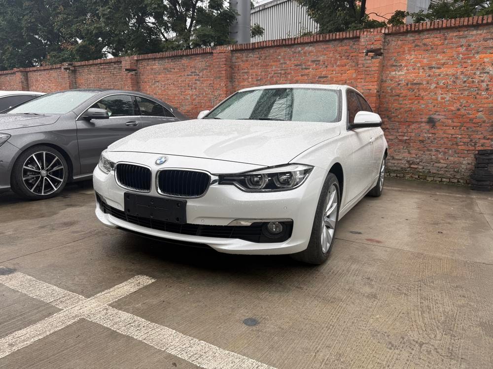 BMW 3-Series 2017 — фото автомобиля