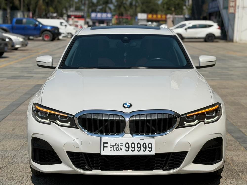 BMW 3-Series 2021 — фото автомобиля