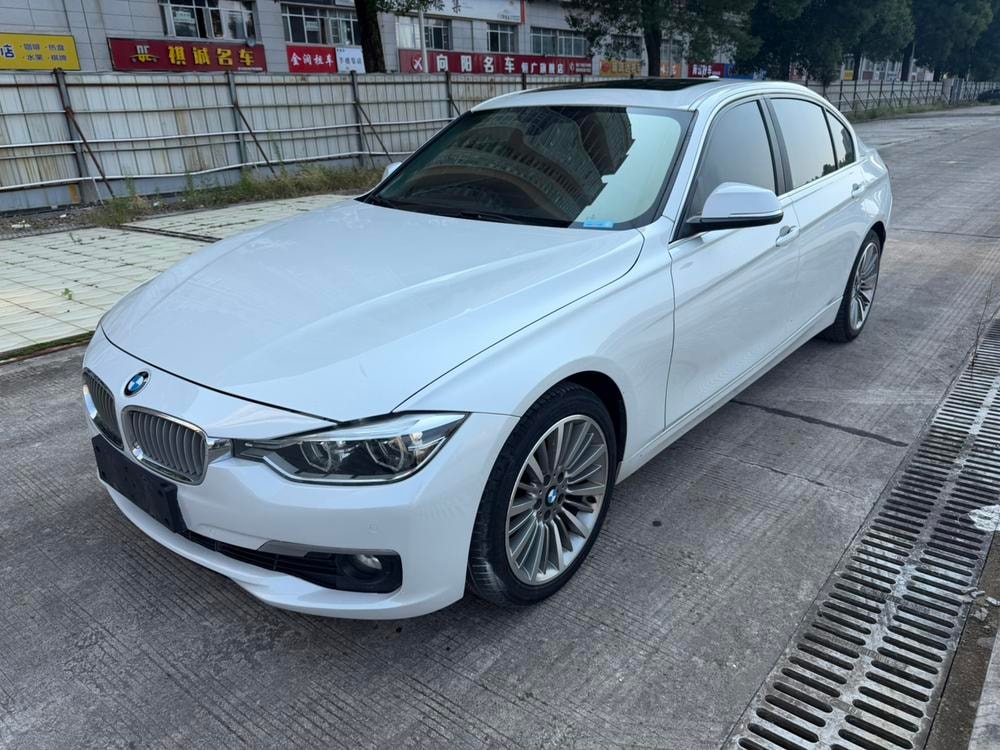 BMW 3-Series 2019 — фото автомобиля 1