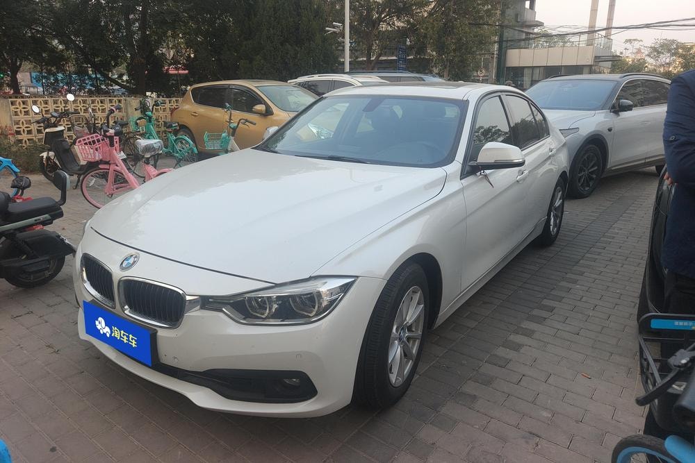 BMW 3-Series 2016 — фото автомобиля 1
