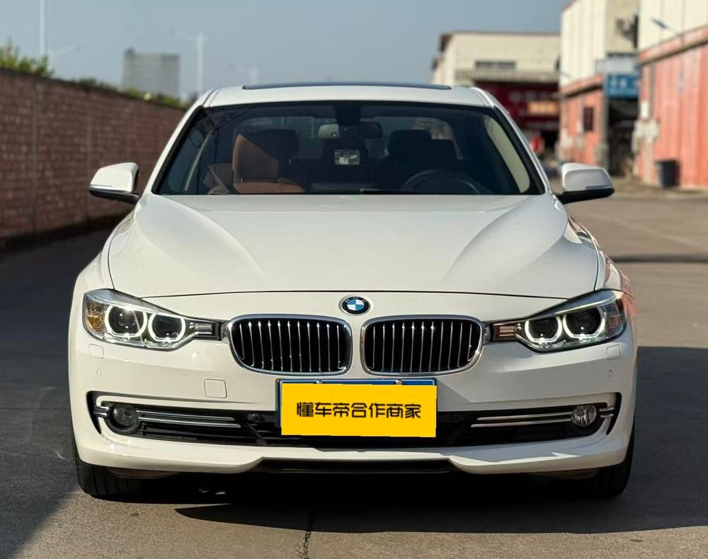BMW 3-Series 2013 — фото автомобиля 1