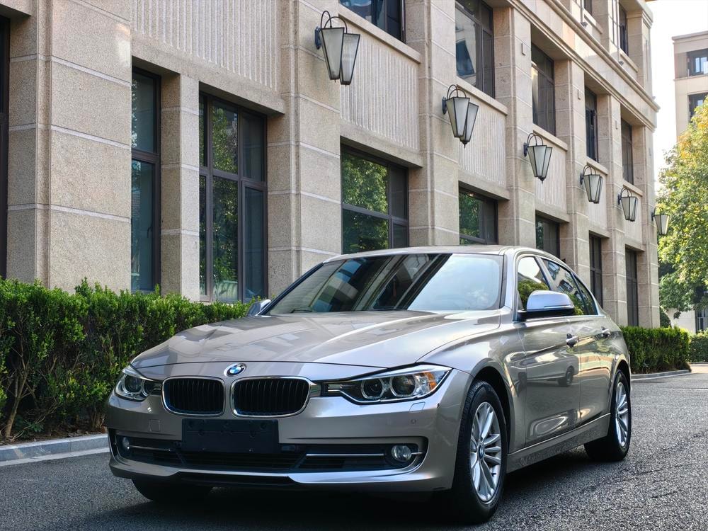 BMW 3-Series 2013 — фото автомобиля 1