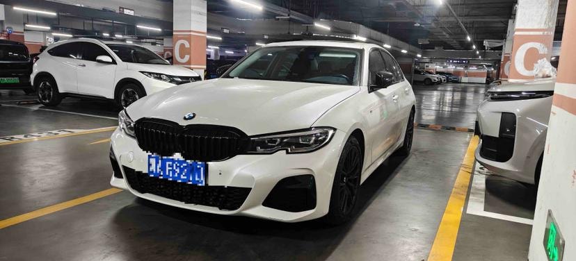 BMW 3-Series 2021 — фото автомобиля 1