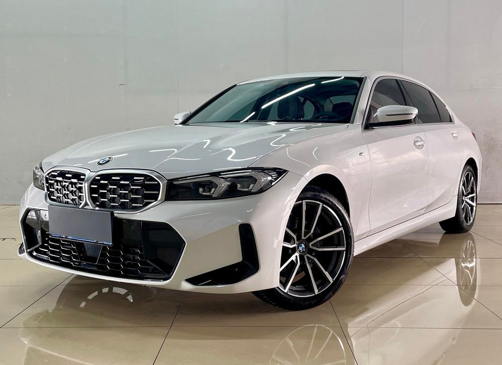 BMW 3-Series 2025 — фото автомобиля 1