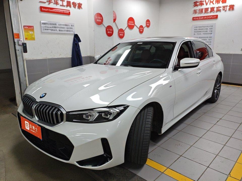 BMW 3-Series 2023 — фото автомобиля 1