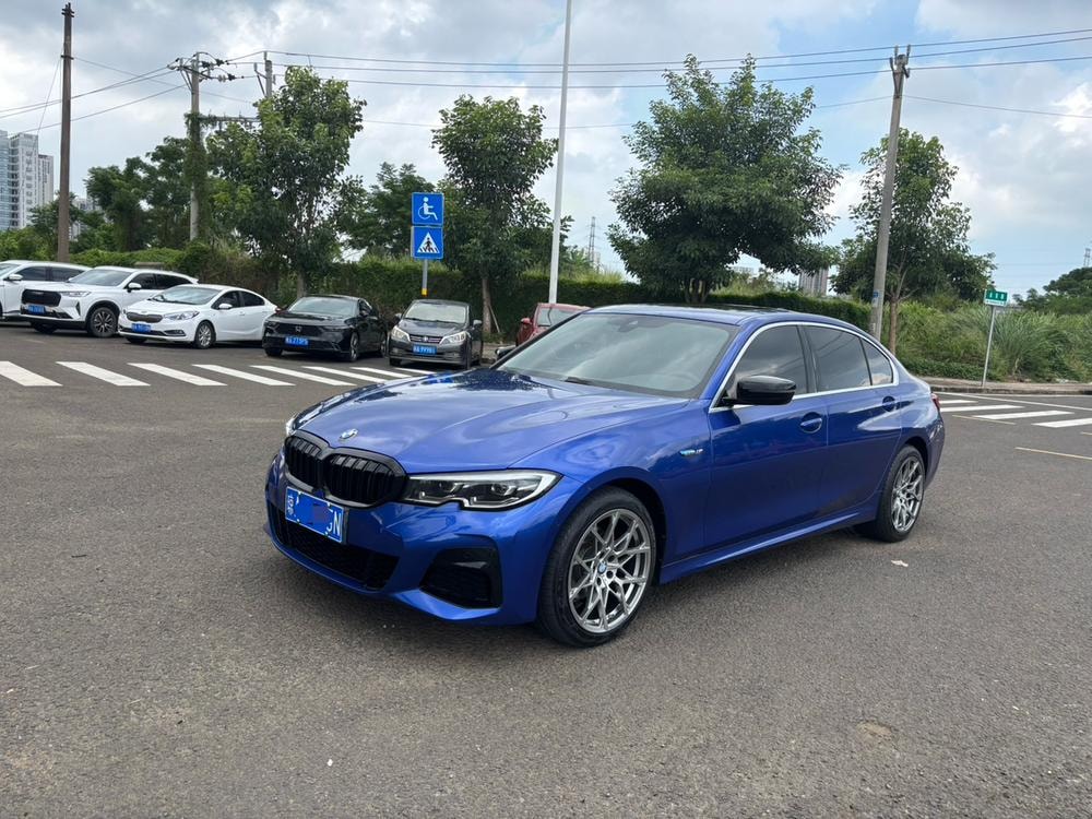 BMW 3-Series 2020 — фото автомобиля 1