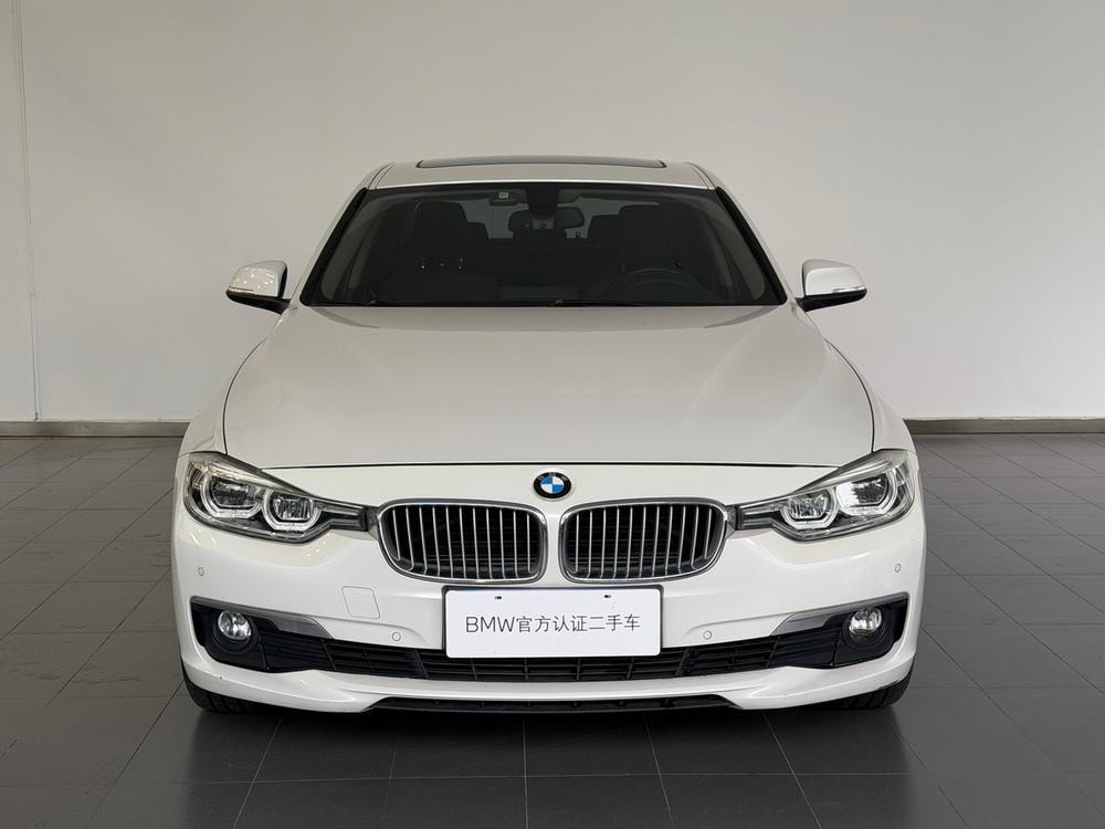 BMW 3-Series 2019 — фото автомобиля 1