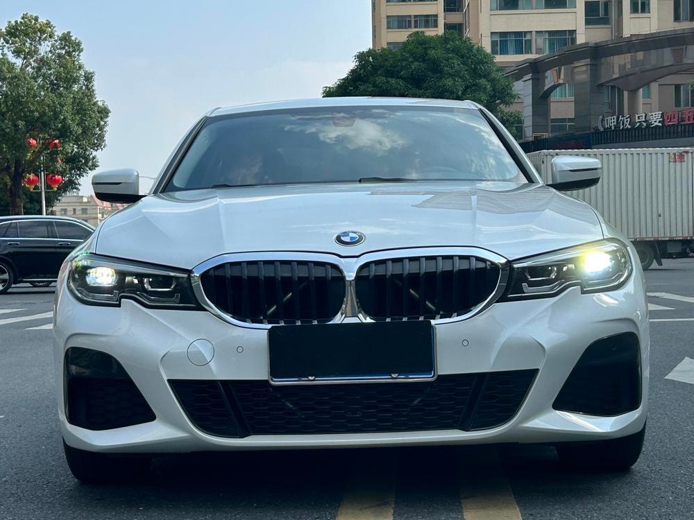 BMW 3-Series 2021 — фото автомобиля 1