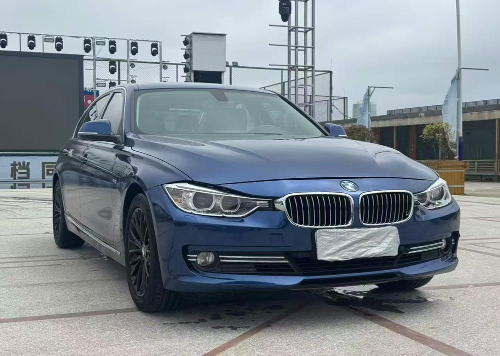 BMW 3-Series 2013 — фото автомобиля