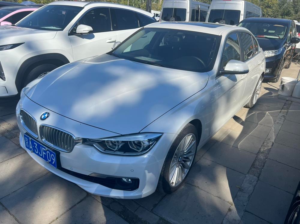 BMW 3-Series 2018 — фото автомобиля
