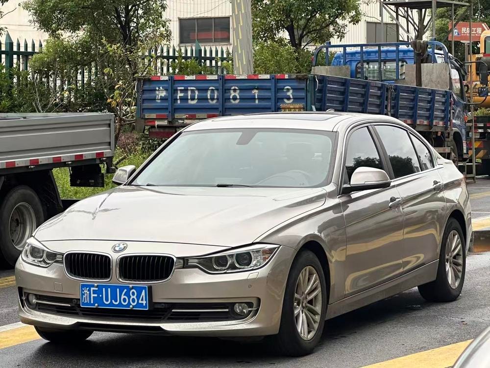 BMW 3-Series 2015 — фото автомобиля