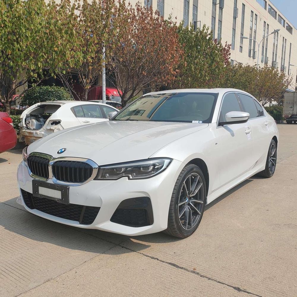 BMW 3-Series 2020 — фото автомобиля