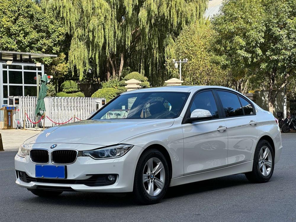 BMW 3-Series 2015 — фото автомобиля