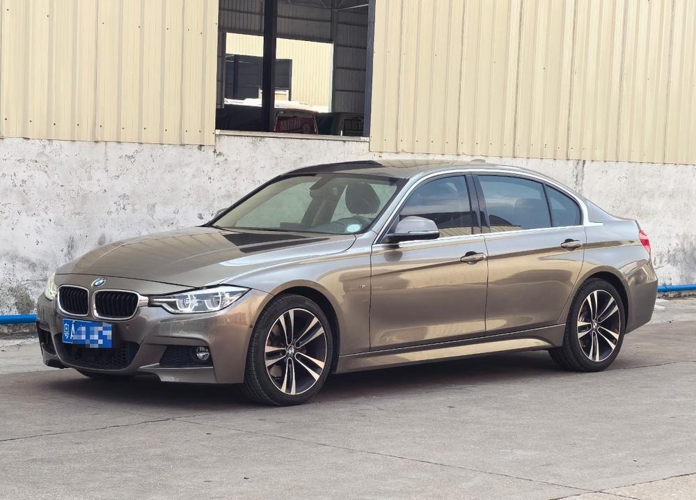 BMW 3-Series 2019 — фото автомобиля