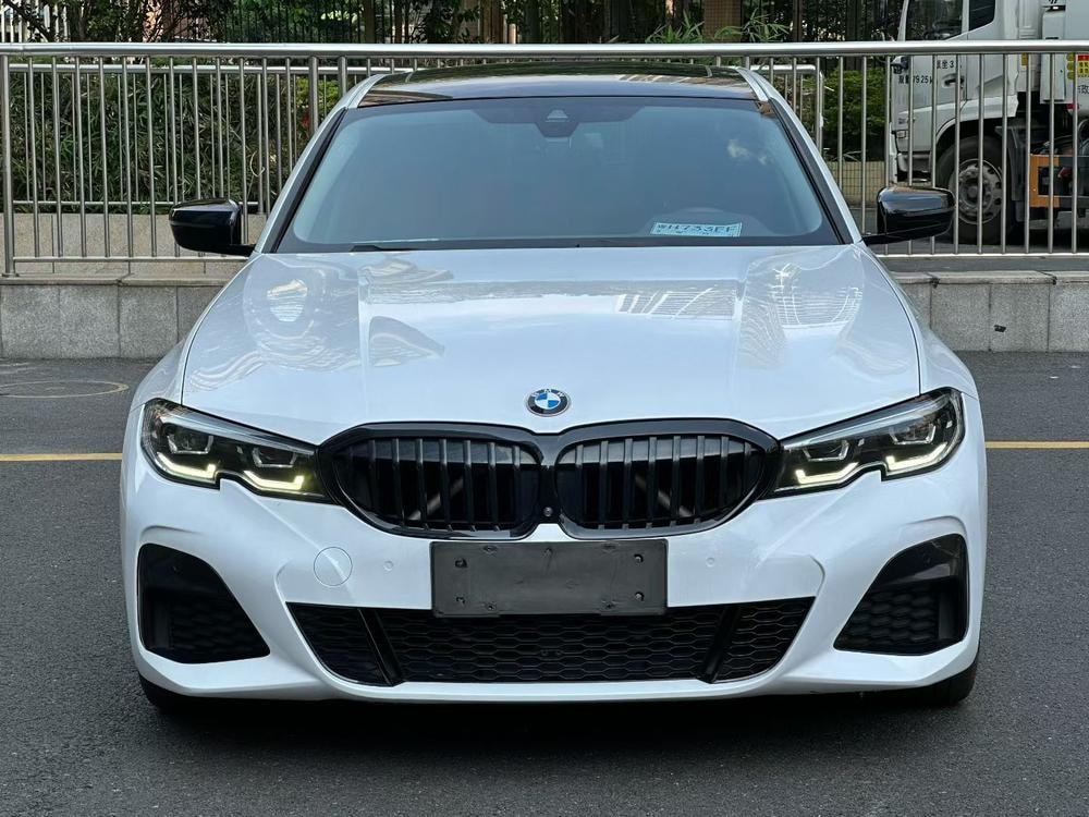 BMW 3-Series 2020 — фото автомобиля