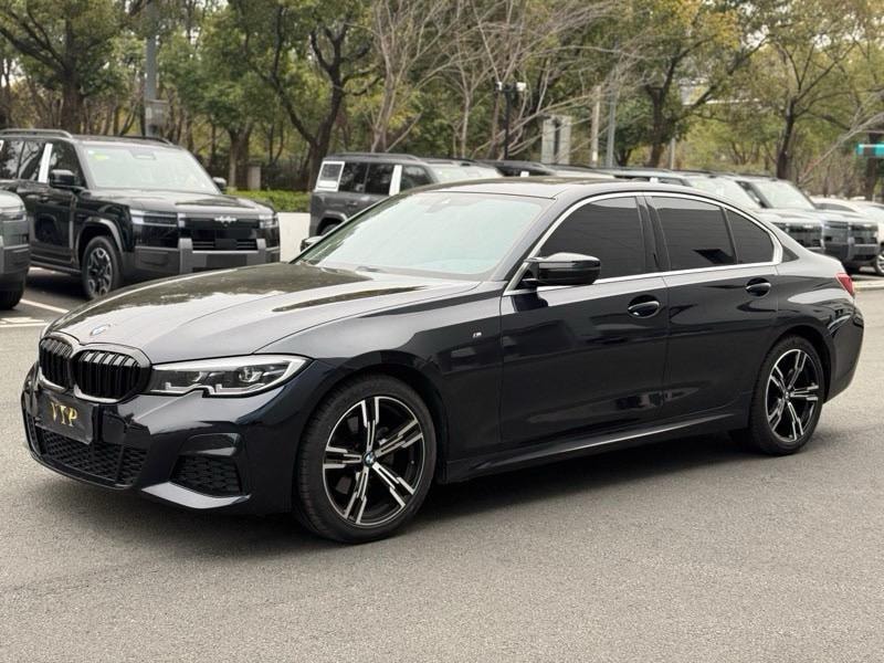BMW 3-Series 2022 — фото автомобиля