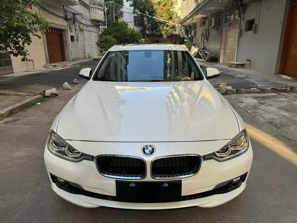 BMW 3-Series 2016 — фото автомобиля