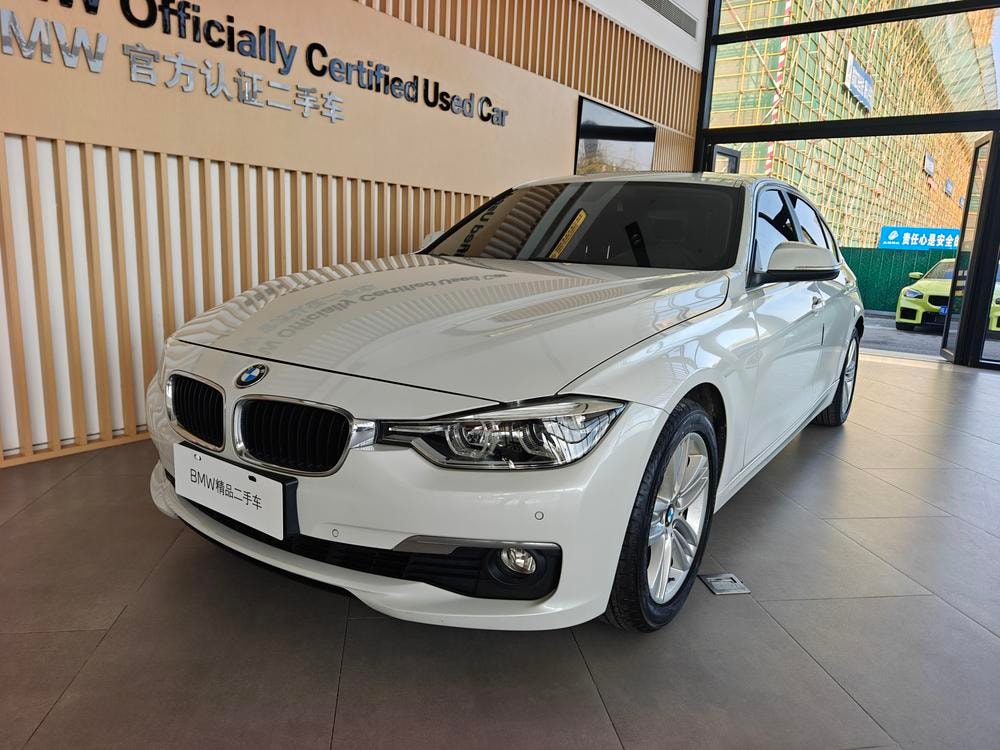 BMW 3-Series 2018 — фото автомобиля