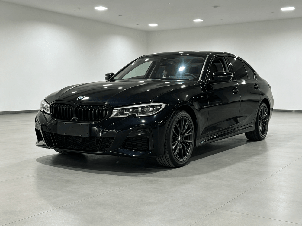 BMW 3-Series 2021 — фото автомобиля