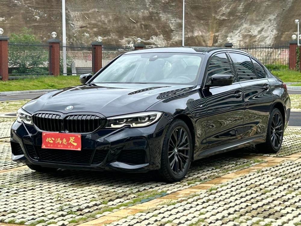 BMW 3-Series 2022 — фото автомобиля