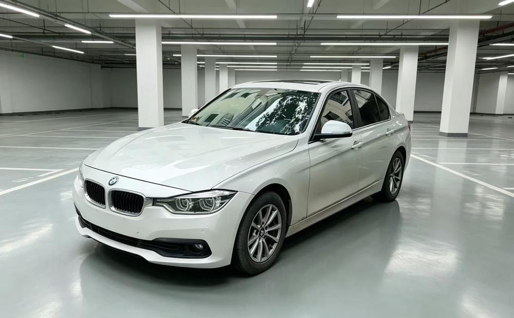 BMW 3-Series 2016 — фото автомобиля
