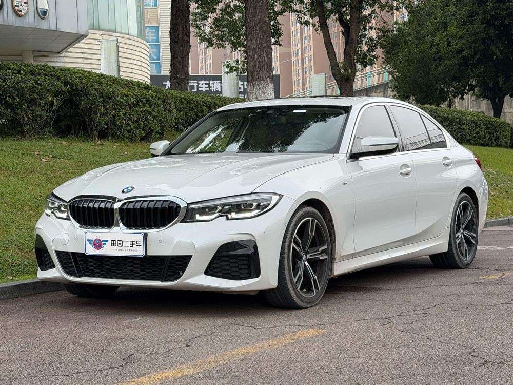 BMW 3-Series 2022 — фото автомобиля