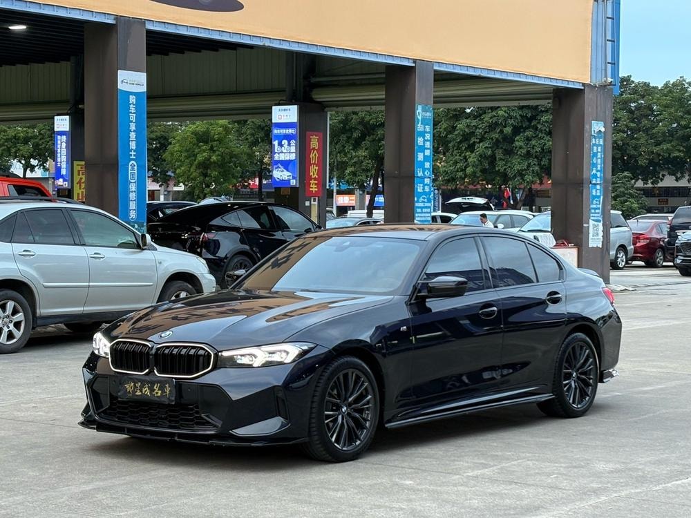BMW 3-Series 2023 — фото автомобиля