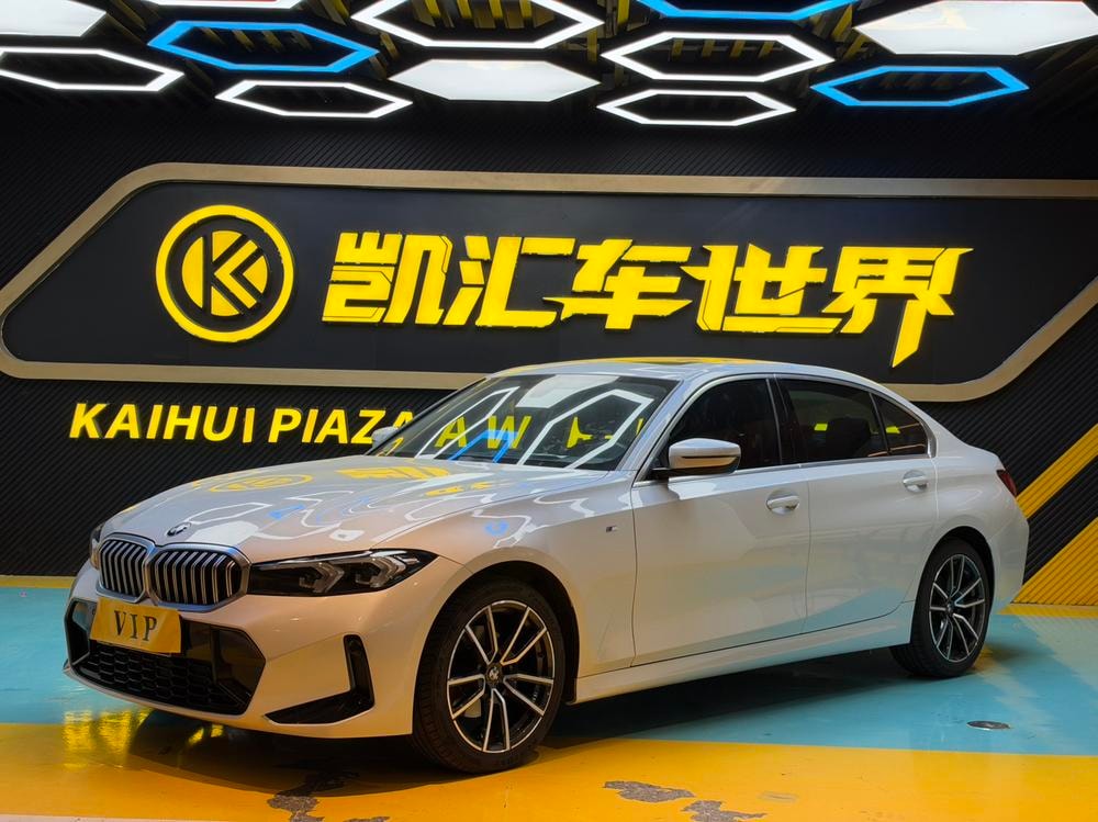 BMW 3-Series 2023 — фото автомобиля