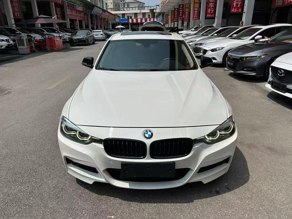 BMW 3-Series 2019 — фото автомобиля