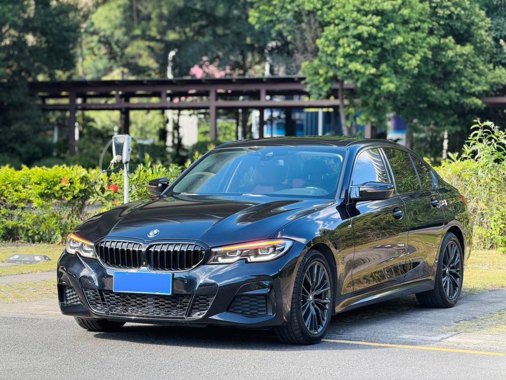BMW 3-Series 2021 — фото автомобиля