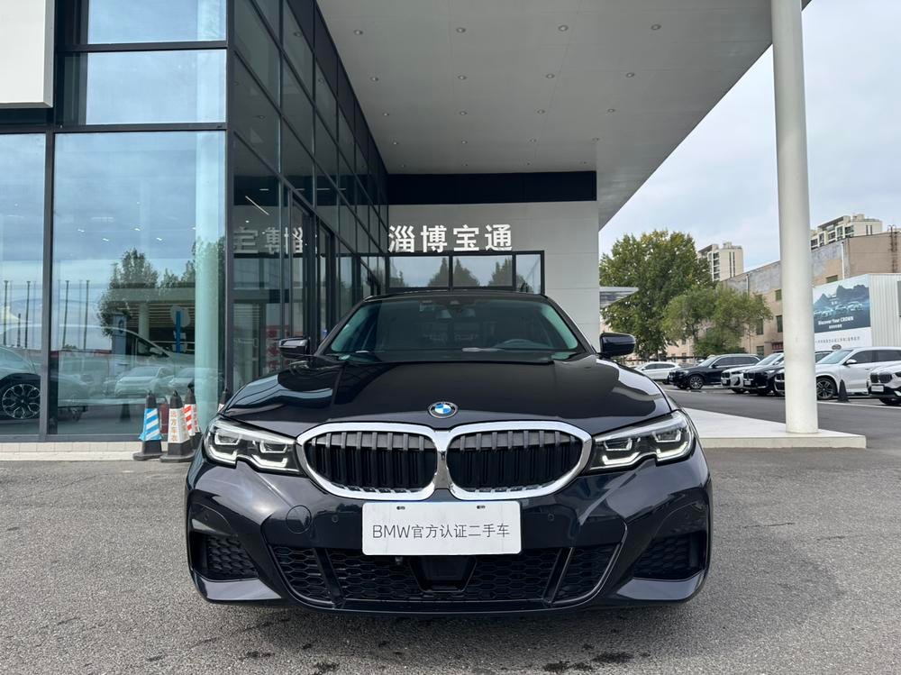 BMW 3-Series 2021 — фото автомобиля